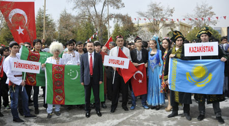 d+-nya-+£niversitesine-yak¦-+san-nevruz-3.jpg d+-nya-+£niversitesine-yak¦-+san-nevruz-3.jpg