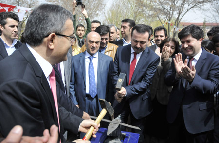 d+-nya-+£niversitesine-yak¦-+san-nevruz-7-002.jpg d+-nya-+£niversitesine-yak¦-+san-nevruz-7-002.jpg