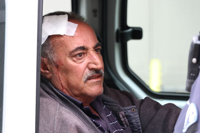 damperli-kasasi-acilan-kamyon-ust-gecide-carparak-ikiye-ayrildi--(4).jpg