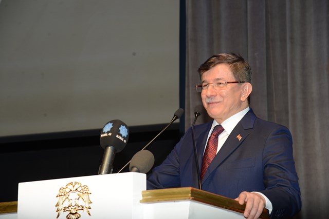 davutoglu,-konferans-verdi--1.jpg