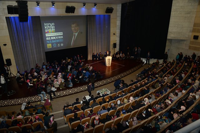 davutoglu,-konferans-verdi--3.jpg