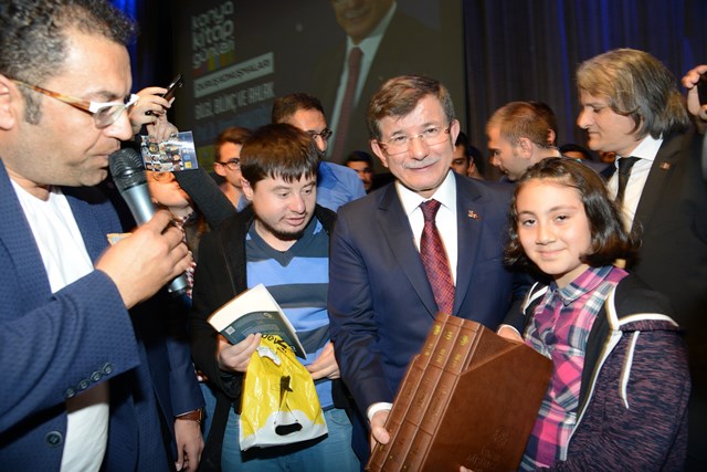 davutoglu,-konferans-verdi--5.jpg