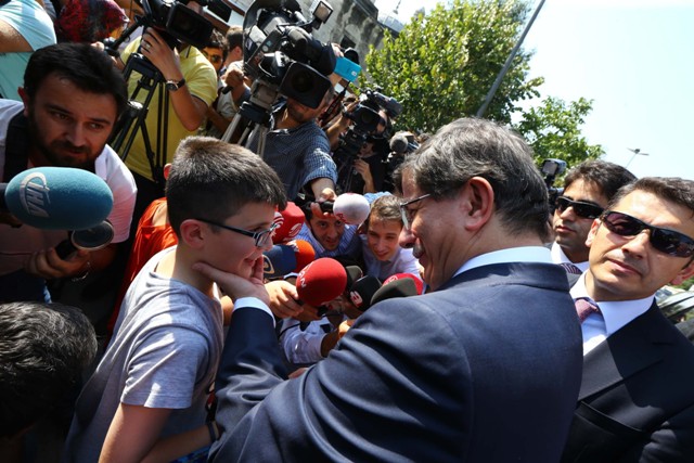 davutoglu-istanbul-(10).jpg