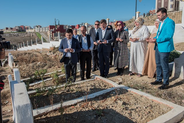 davutoglu-sehit-ziyareti--(4).jpg