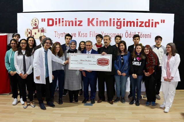 dilimiz-kimligimizdir”-yarismasinin-odulleri-verildi-(3).jpg