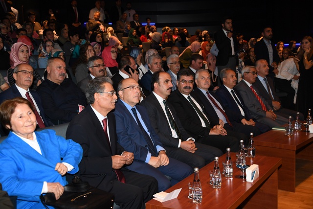dogumunun-100.-yilinda-tarik-bugra-2.jpg