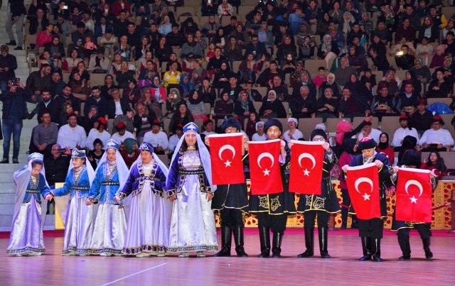 dunya-engelliler-gunu-etkinlikleri-mevlana-kultur-merkezinde--(12)-001.jpg