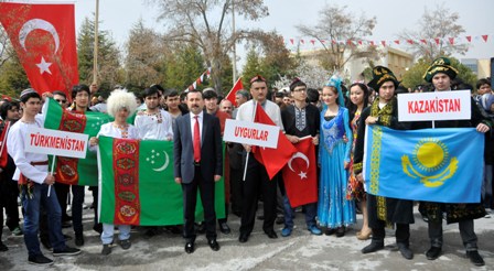 dunya-universitesine-yakisan-nevruz-3.jpg dunya-universitesine-yakisan-nevruz-3.jpg