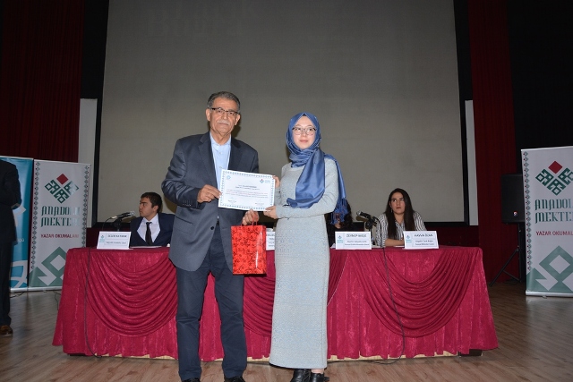 edebiyatimizin-yerli-ve-milli-sesi-tarik-bugra-programinin-kapanis--(11).jpg