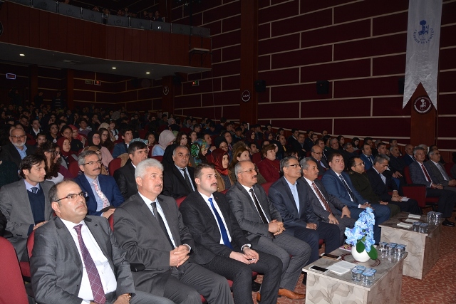 edebiyatimizin-yerli-ve-milli-sesi-tarik-bugra-programinin-kapanis--(3).jpg