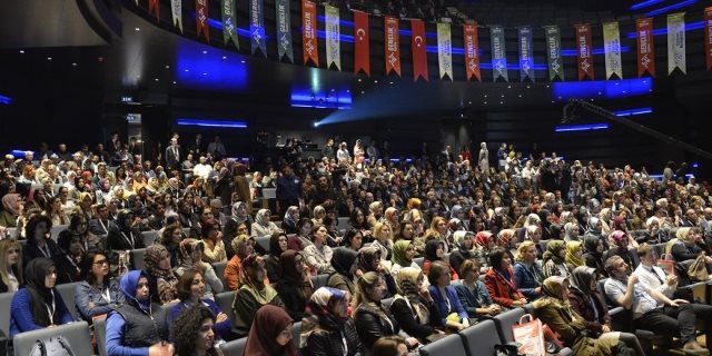 egitimde-yeni-ufuklara-konusuldu-(2).jpg