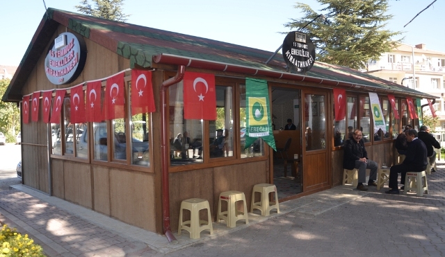 emekliler,-kiraathane’den-memnun-(1).jpg