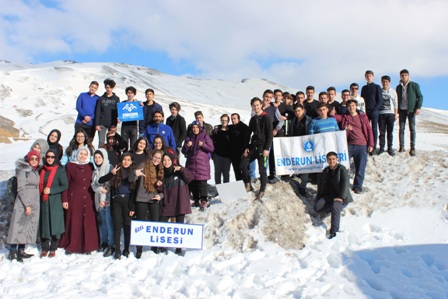 enderun-ogrencileri-erciyes’in-zirvesinde--(2)-001.jpg