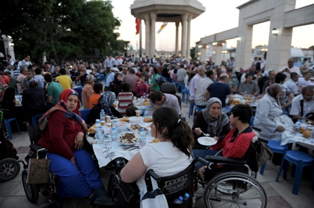 eng_iftar_b_1.jpg