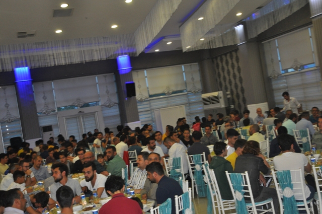 erbakan-vakfi-iftarda-bulustu--(4).jpg