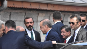 erdogan-cuma-namazini-davutoglu-ile-birlikte-kildi-8857537_6488_300.png