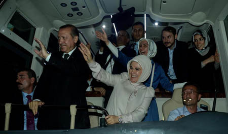 erdogan-i-yuzbinler-karsiladi-(4).jpg