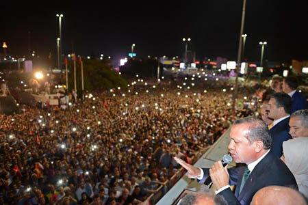 erdogan-i-yuzbinler-karsiladi-(6).jpg