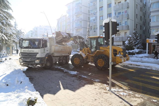 eregli’de-kar-mesaisi-(1)-003.jpg