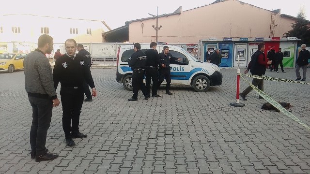 ereglide-bicakli-kavga-3-yarali--(2).jpg
