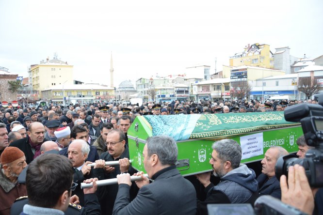 eski-konya-valisi-canbolatin--(2).jpg