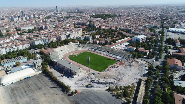 eski-stadyumun-millet-bahcesine-donusmesi.jpg