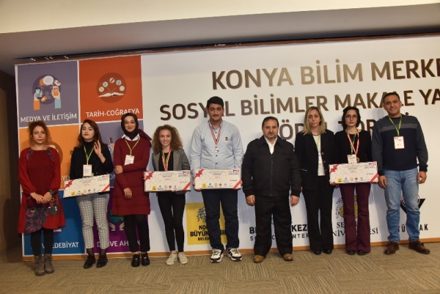 gelecegin-beyinleri-odullendirildi-13.jpg