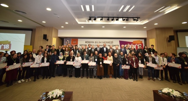 gelecegin-beyinleri-odullendirildi-2.jpg