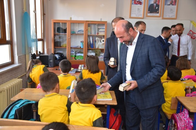 gelecegin-guclu-turkiye’si-sizlere-emanet--(3).jpg