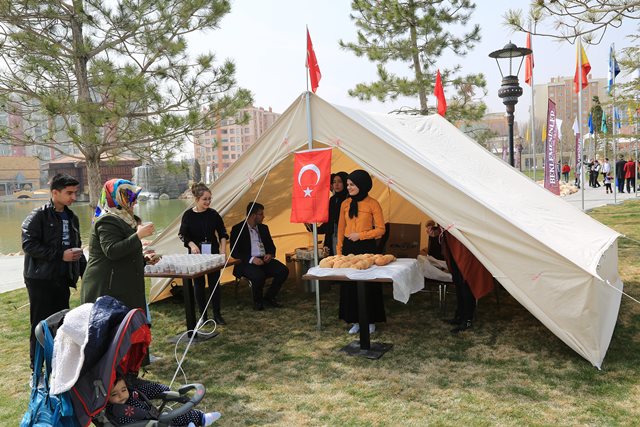 genclik-meclisi-uyeleri-ecdat-bahcesi’nde-ecdadi-yad--2.jpg