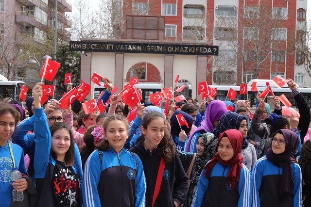 genclik-sehadete-yuruyor-(2).jpg