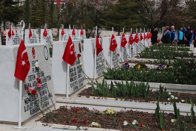 genclik-sehadete-yuruyor-(3).jpg