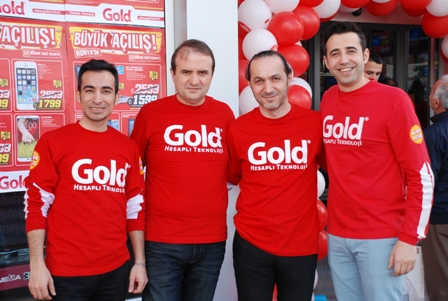 gold-acilisinda-izdiham-yasandi-(3).jpg