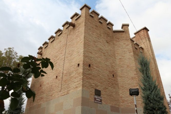 gomec-hatun-turbesi-(4).jpg