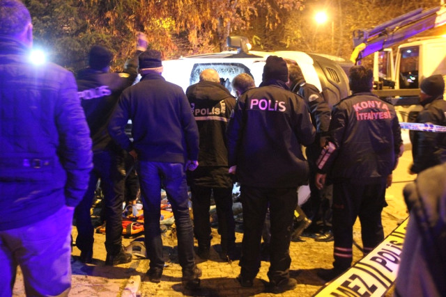 goreve-giden-polis-araci-ile-otomobil-carpist-5-11516826_o.jpg