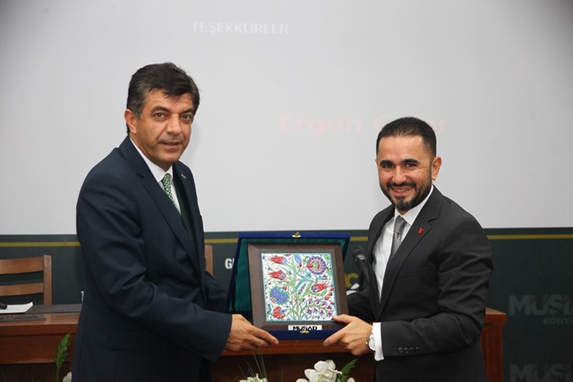 guler-“tarihin-en-buyuk-ve-en-hizli-dijital-devrimini-yasiyoruz!”-(3).jpg