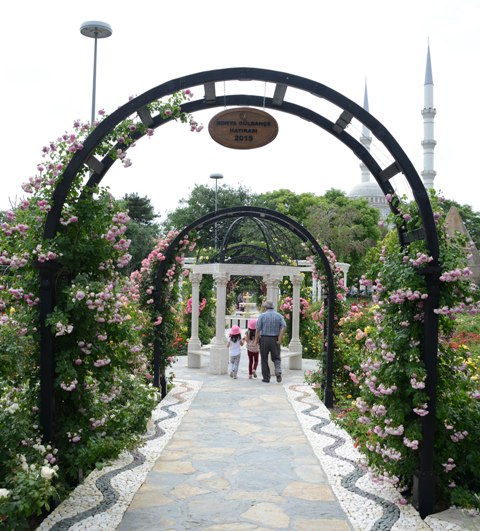 guller-sehri-konya’da-“gul”-zamani-(17).jpg