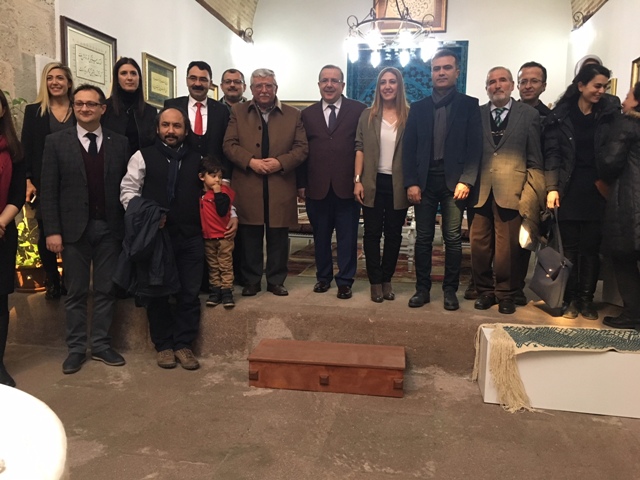 guzel-sanatlar-fakultesi’nden-anlamli-sergi-(8).jpg