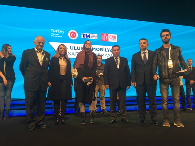 guzel-sanatlar-fakultesi-odulleriyle-‘design-week-turkey-2017’de-(4).jpg