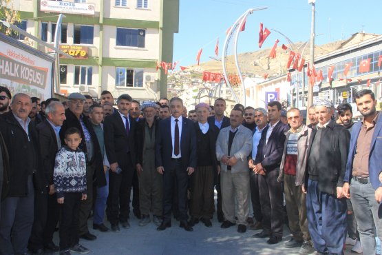 hakkari,-vali-toprak’a--(2).jpg