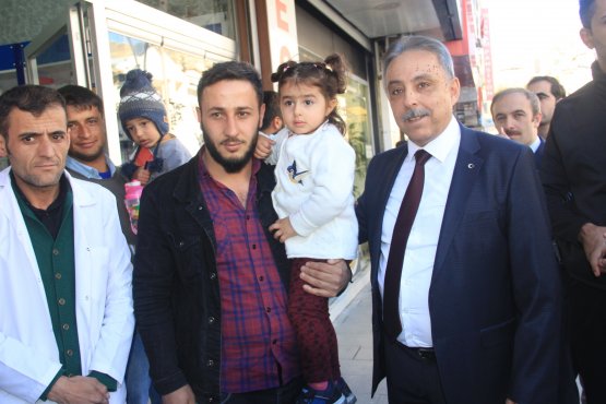 hakkari,-vali-toprak’a--(3).jpg