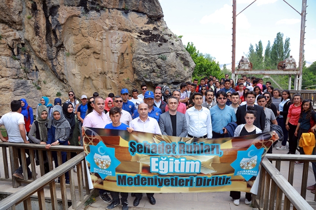 halkapinarda-genclik-haftasi--(1).jpg