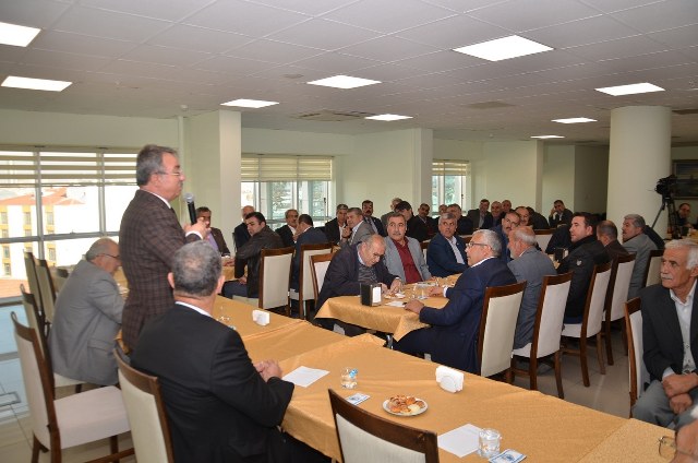hancerli-muhtarlarla-bir-araya-geldi-(2).jpg