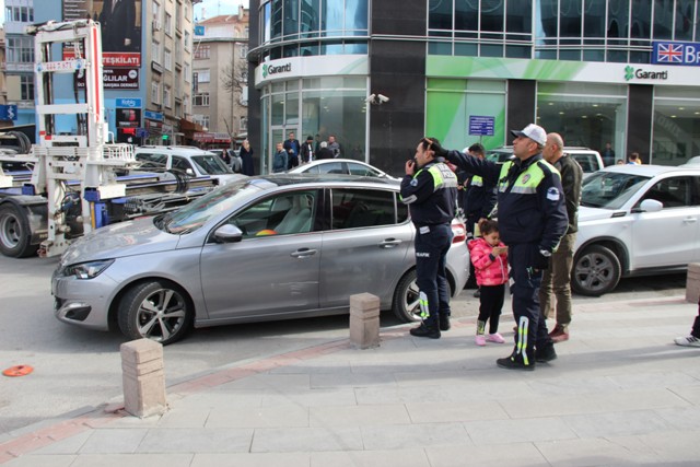 hatali-park-edilen-aracin-calinti-oldugu-ortaya-cikti-(3).jpg