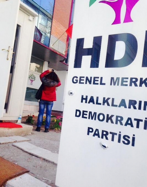 hdp-genel-merkezine-silahli-saldiri-7208969_6254_m.jpg hdp-genel-merkezine-silahli-saldiri-7208969_6254_m.jpg