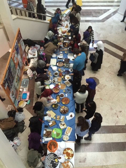 hekim-adaylarindan-halep-icin-kermes-(1).jpg