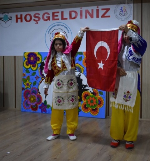 hem-eglendiler,-hem-yaristilar--(3).jpeg
