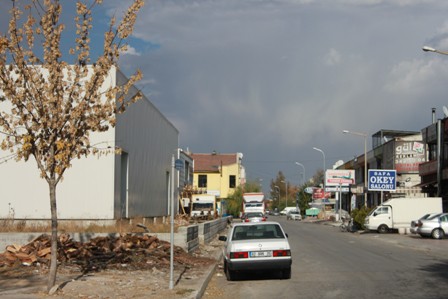 hirsizlara-dur-diyebilmek-icin-duvar-orunce-(14).jpg