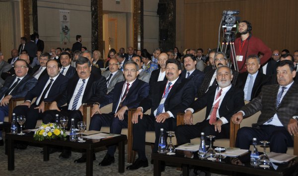 humik-madde-kongresi-basladi-(1).jpg
