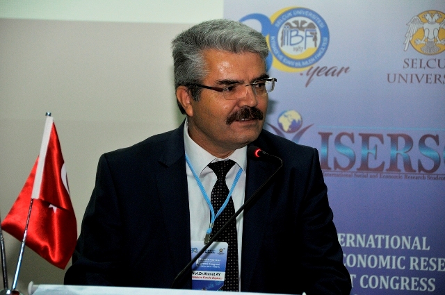 i.-uluslararasi-sosyal-ve-ekonomik-arastirmalar-ogrenci-kongresi-(13).jpg